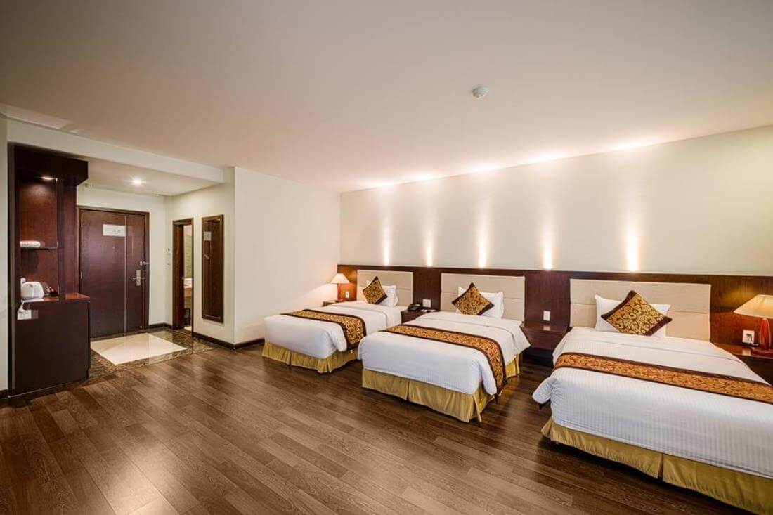 Sử dụng sàn nhựa giả gỗ trang trí không gian cho mô hình khách sạn